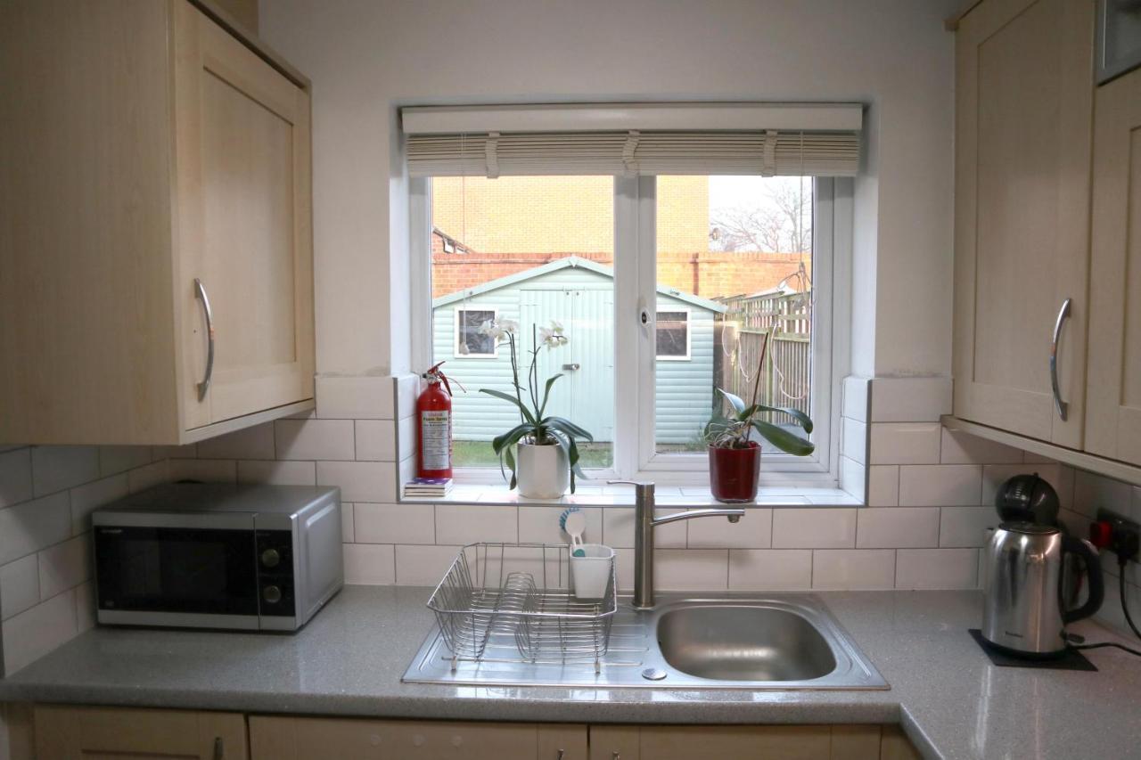 In Our Liverpool Home Sleeps 5 In 2 Double & 1 Single Bedrooms Eksteriør bilde